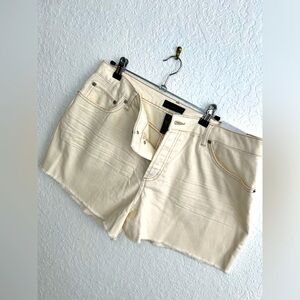 House of Harlow off white shorts